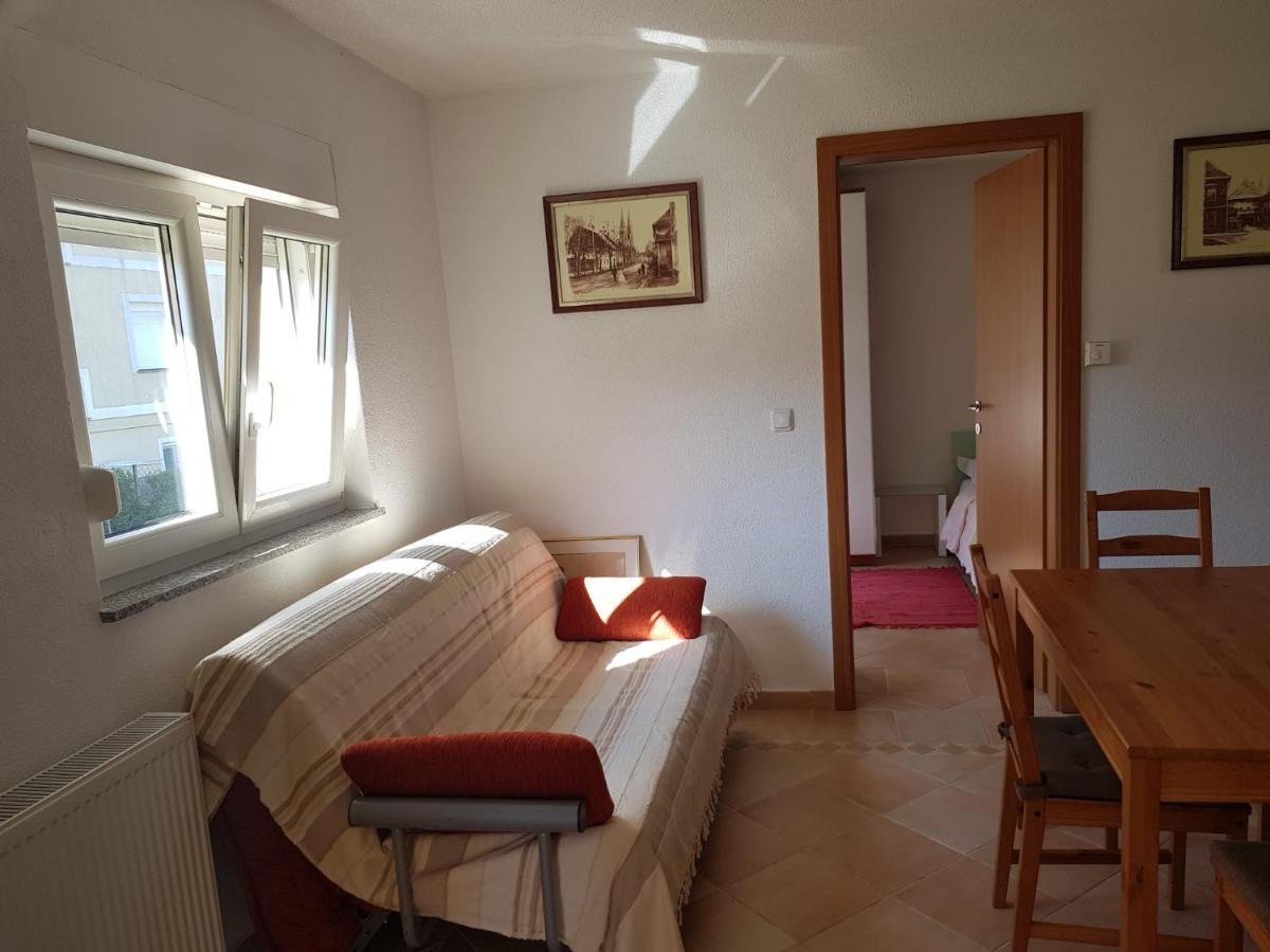 Apartamento Minihaus In Zagreb Sesvete Exterior foto