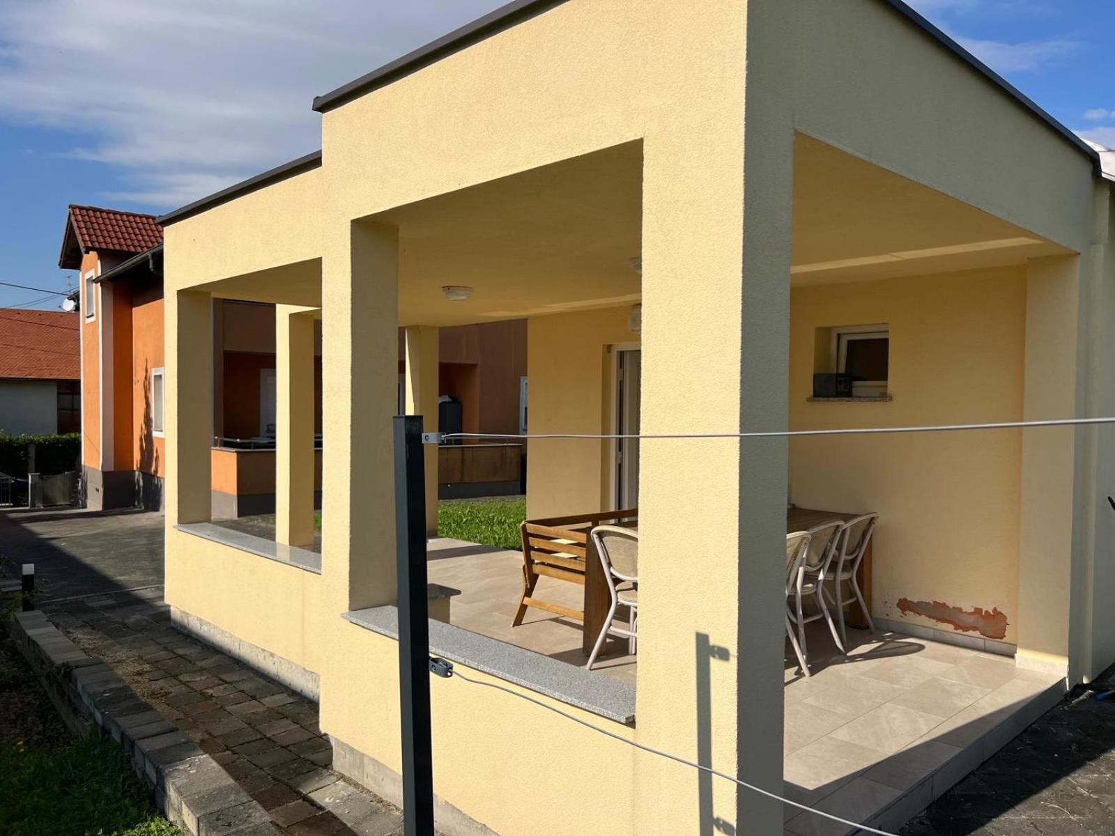Apartamento Minihaus In Zagreb Sesvete Exterior foto