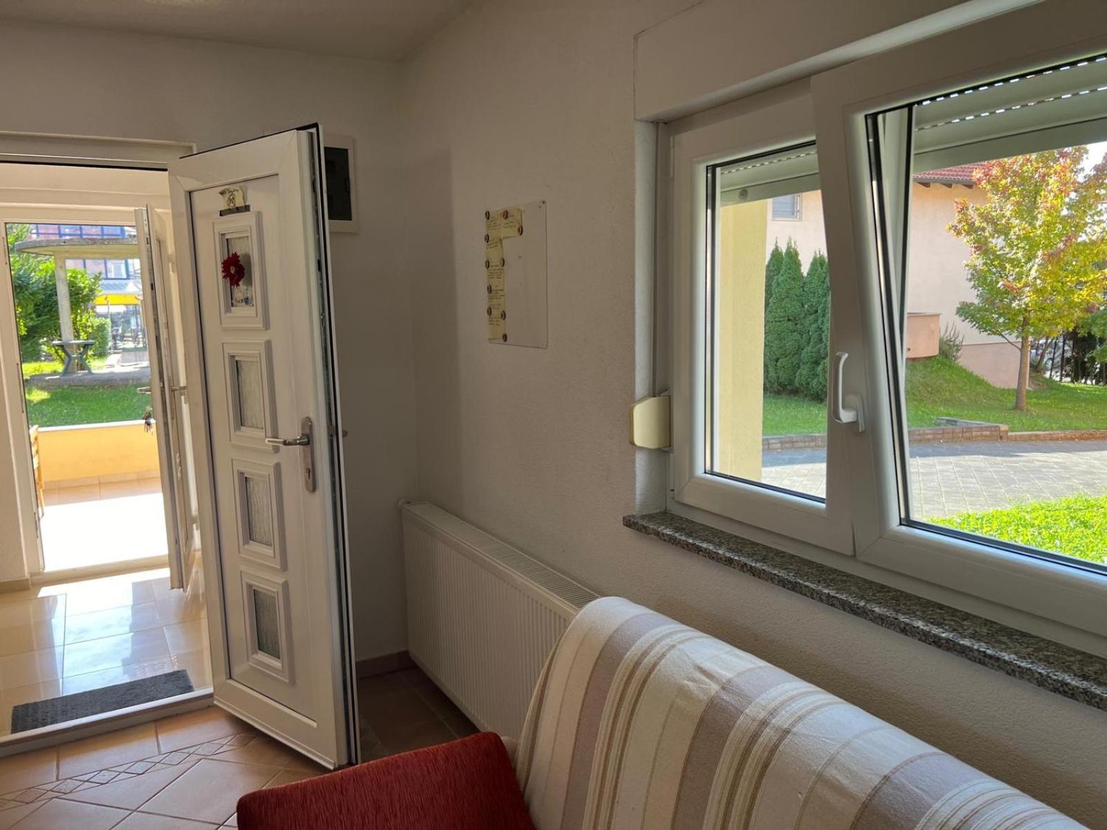 Apartamento Minihaus In Zagreb Sesvete Exterior foto