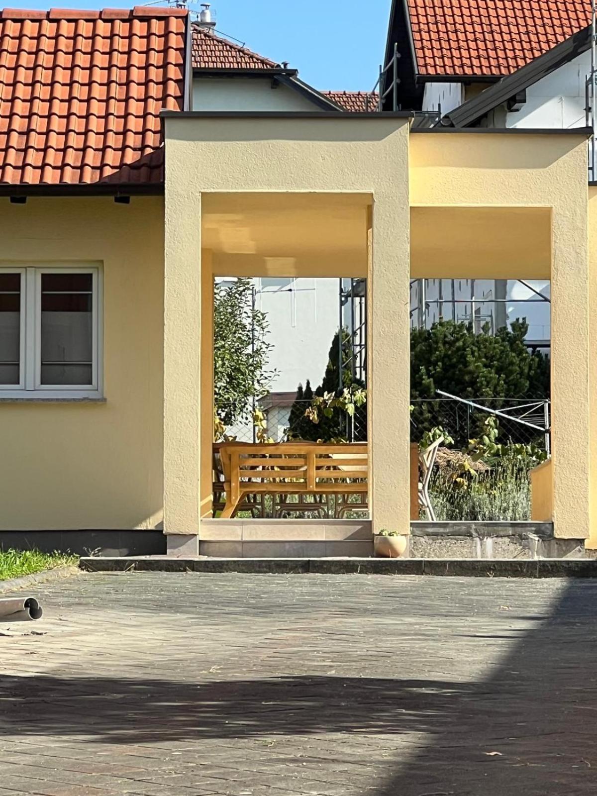 Apartamento Minihaus In Zagreb Sesvete Exterior foto